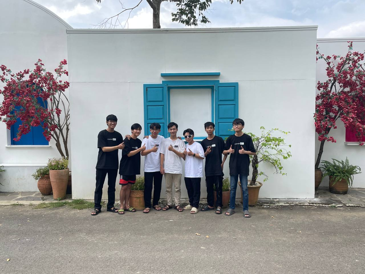 Những ngày đầu tiên